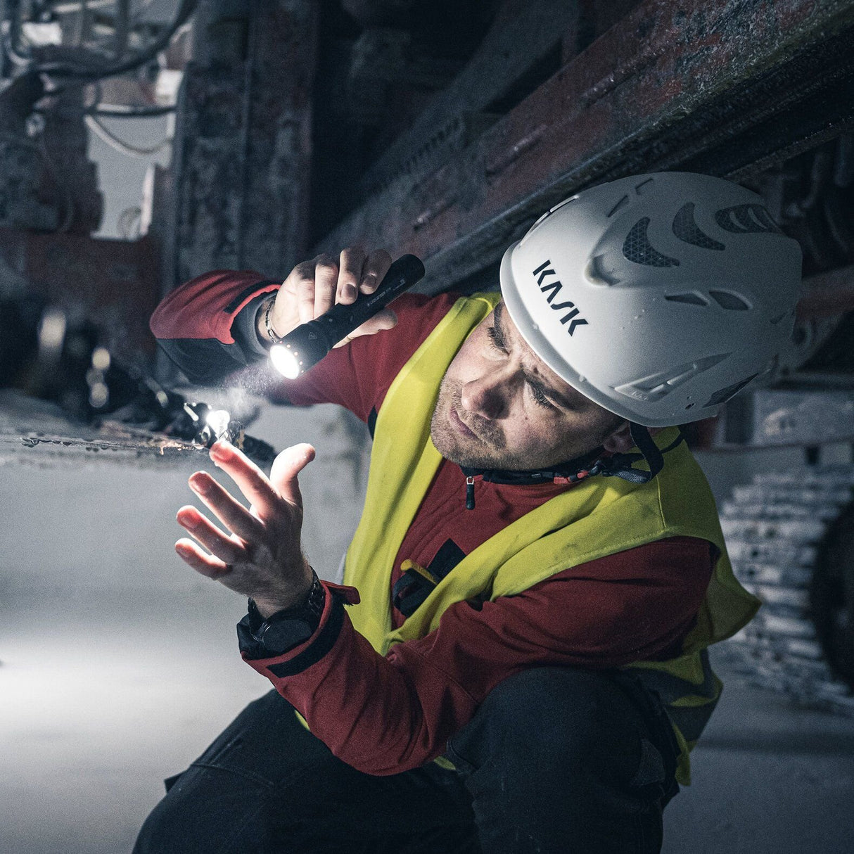 P7 Rechargeable Flashlight
