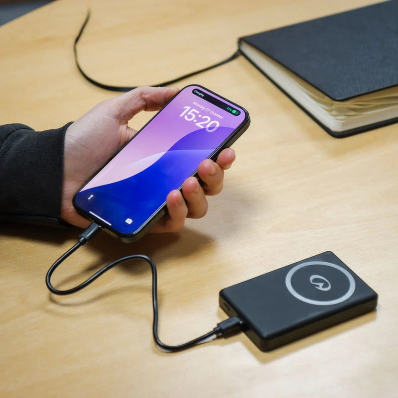 Magnetic Wireless Power Bank